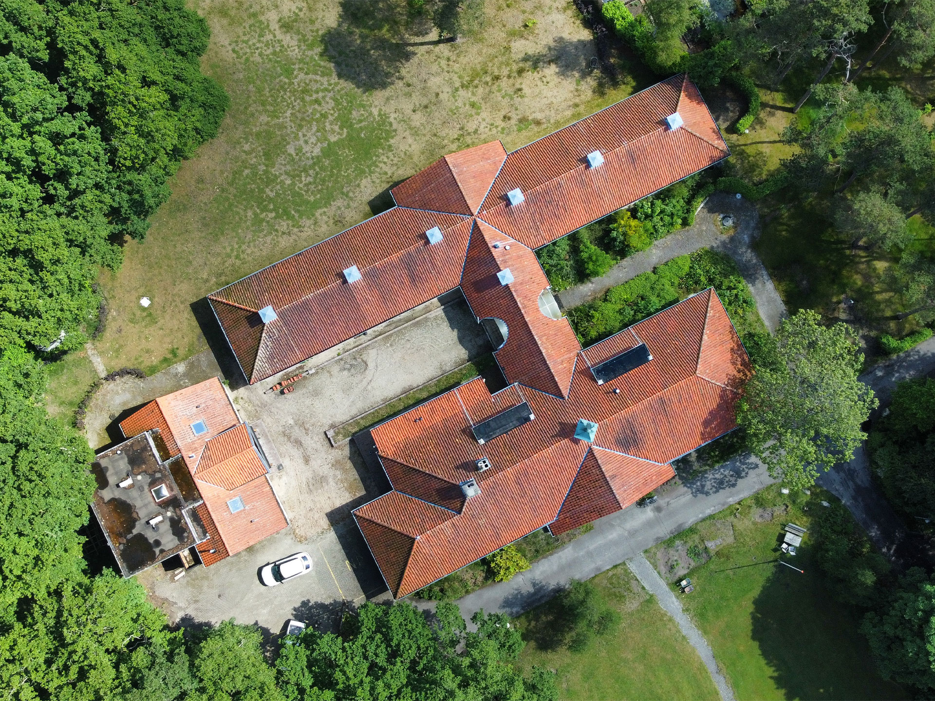 Hollandsche Raden herontwikkeling Hertenkamp zorglocatie bestaande situatie luchtfoto Hollandsche Raden herontwikkeling Hertenkamp zorglocatie bestaande situatie luchtfoto